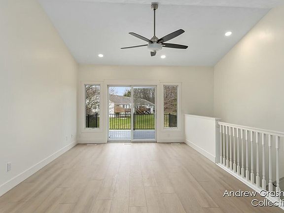4th image of 1650 Parker Dr #20