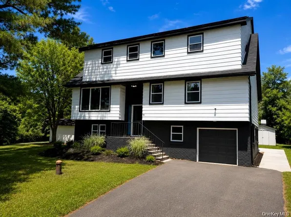 15 Nepale Dr, New Paltz, NY 12561