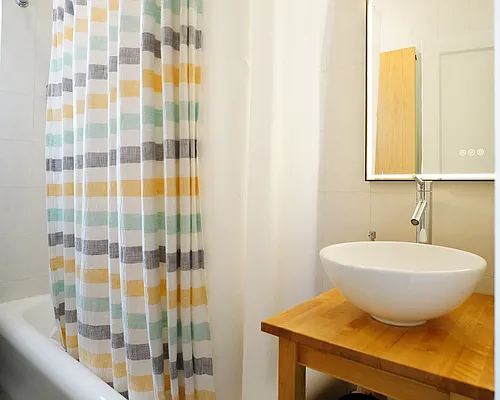 Sold by Winzone Realty Inc | media 25