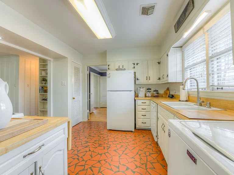 1636 Whitewater Rd — Photo 18