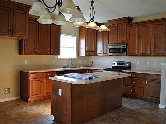 3rd image of 1033 Snead Dr