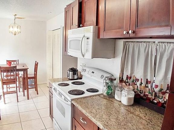 3rd image of 6252 S Bend Sq #172