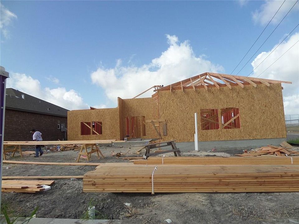 2nd image of 6705 Empire State Dr