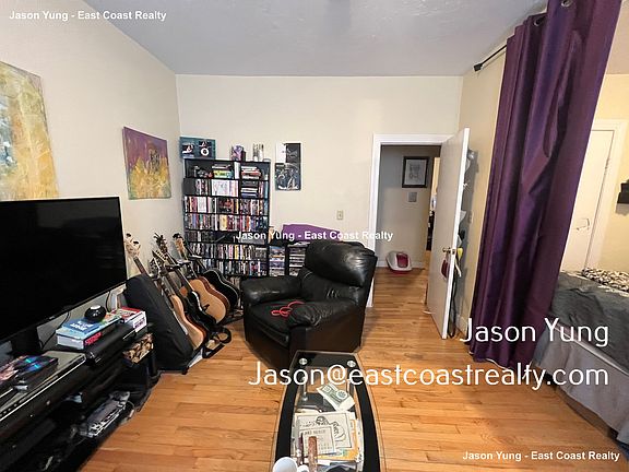 4th image of 236 Kelton St APT 2