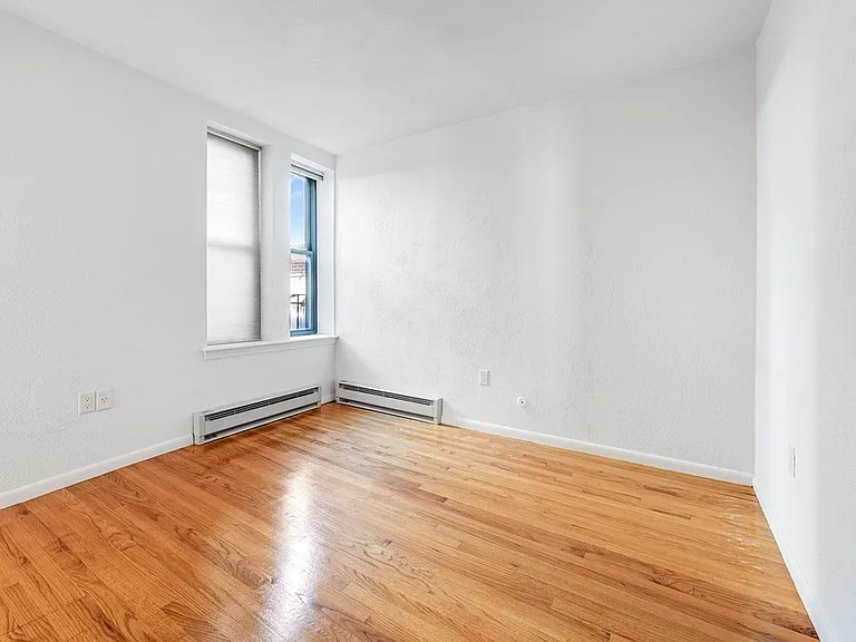 8 Battery St #14 — Photo 17