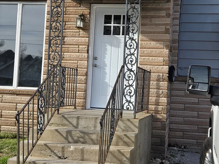 330 W Coler St #A — Photo 2