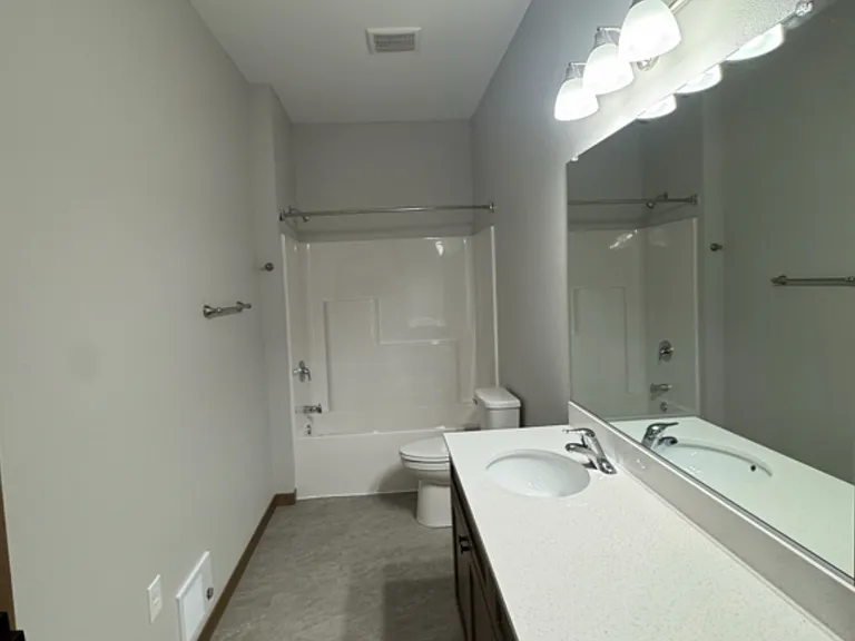 600 W Hickory St #12 — Photo 4