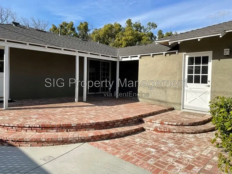 1412 N Fairview St — Photo 16