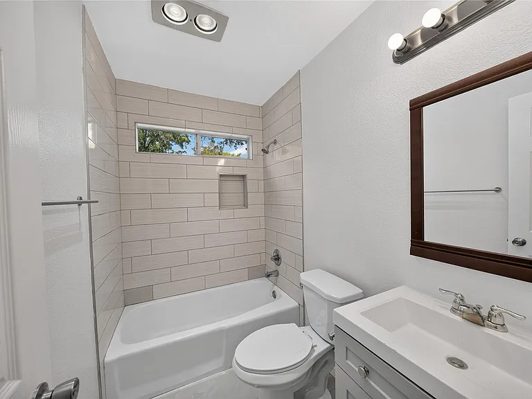 339 Fantail Loop #B — Photo 19