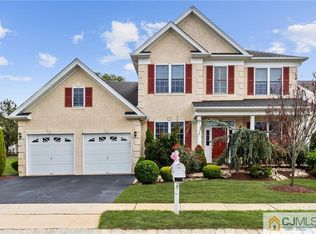 88 Riviera Dr, Monroe Township, NJ 08831
