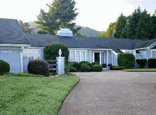9507 Heathwood Dr, Ooltewah, TN 37363