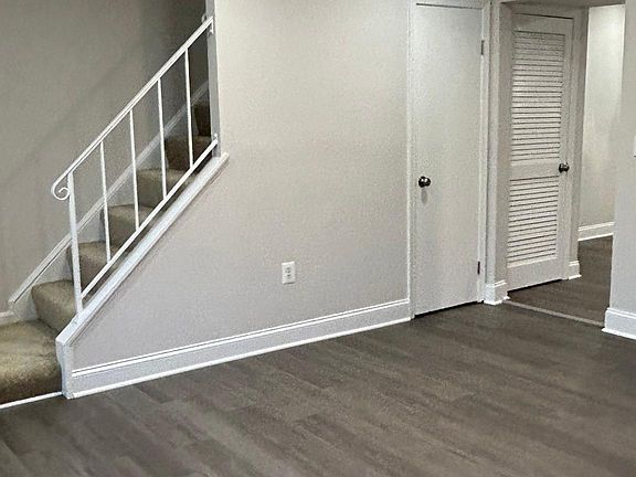 4th image of 7622 Shelley Ln