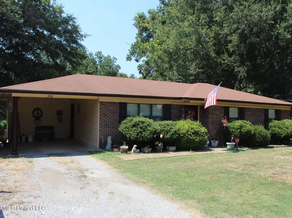 308 Walnut St, Benoit, MS 38725