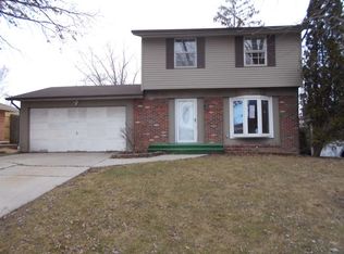 1017 Kenmore Rd, Rockford, IL 61108