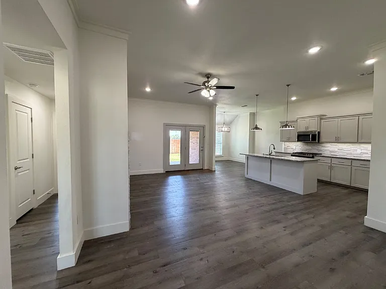 405 Ranger St — Photo 6