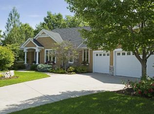 735 Weston Ridge Pkwy, Chaska, MN 55318