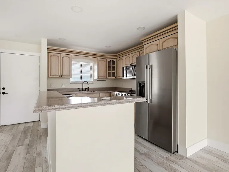 412 Southwind Dr #E2 — Photo 7