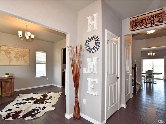 3rd image of 6086 Carmon Dr