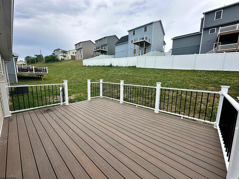 40 Summers Ridge Rd — Photo 15
