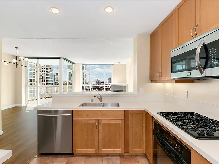 850 Beech St #1203 — Photo 16