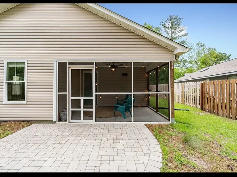107 Holly Tree Ln — Photo 7