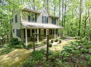 124 Carriage Dr, Fairview, NC 28730