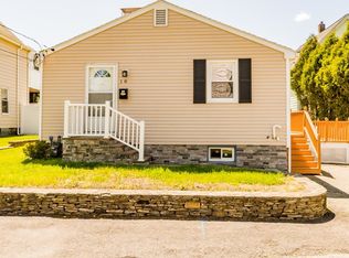 18 Loring Pl, Hyde Park, MA 02136