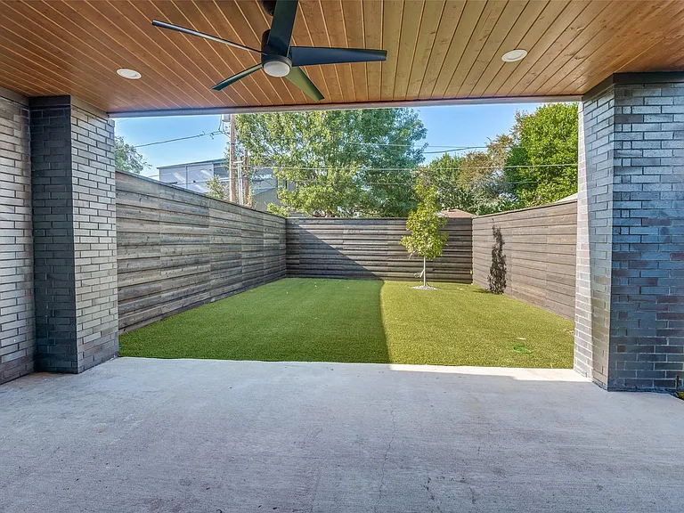 4525 Weldon St — Photo 34