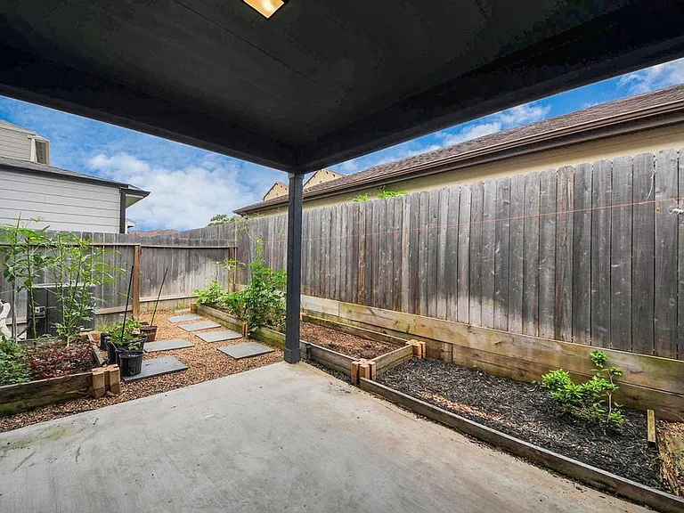 10325 Harmon Smith Dr — Photo 30