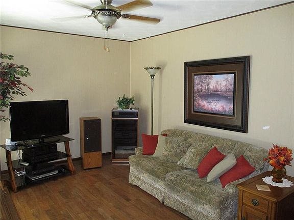 4th image of 822 Aberdeen Dr