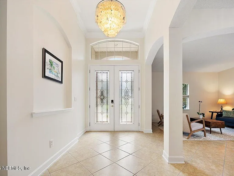 1357 Barrington Cir — Photo 5