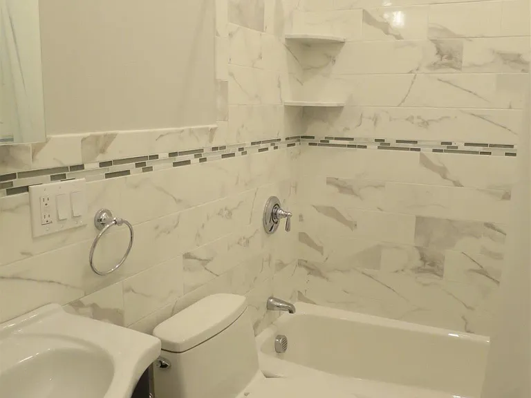 136 Inman St #4 — Photo 6