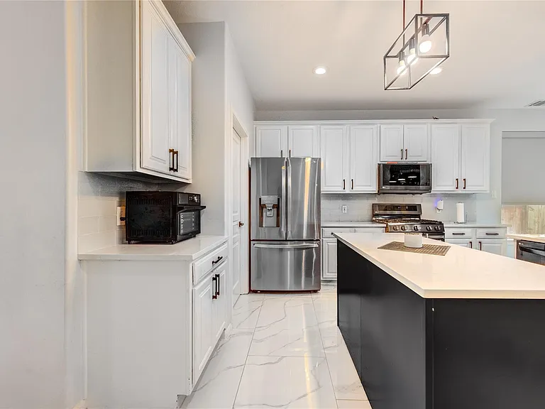 14311 Tasmania Ct — Photo 33