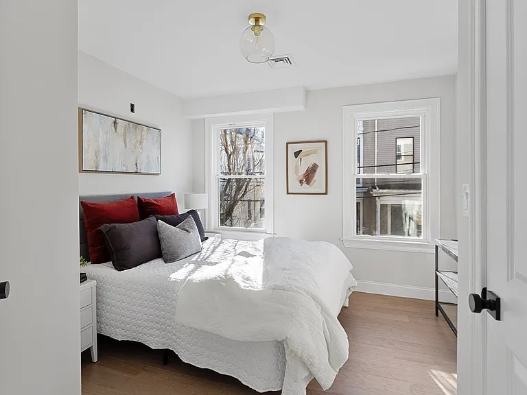 19 George St #2 — Photo 11