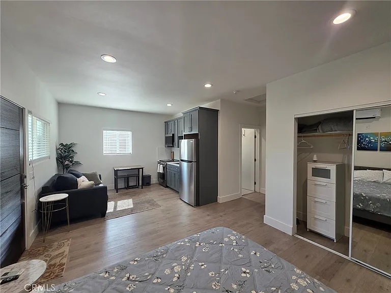 6956 Glade Ave — Photo 5