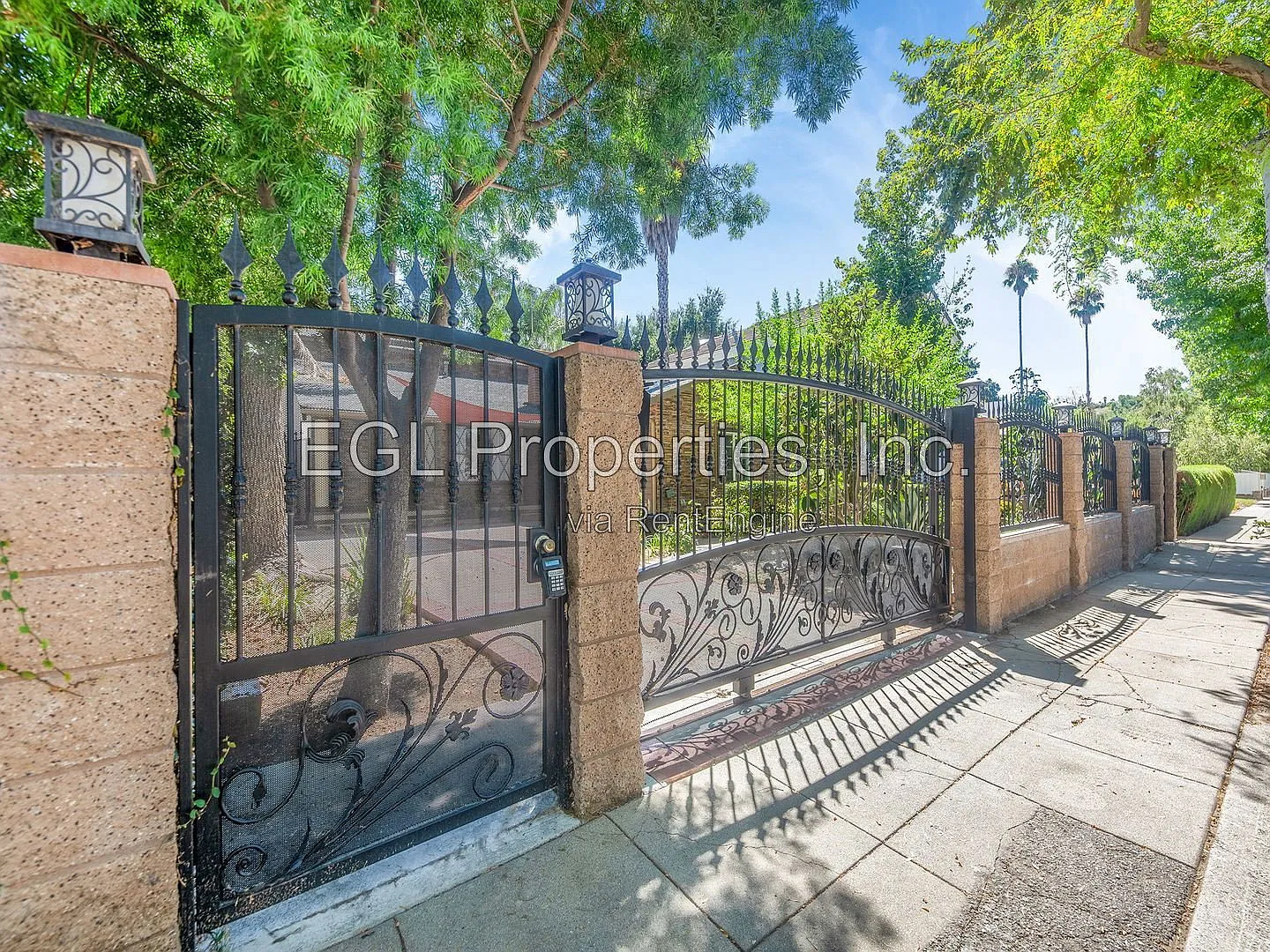 4 bed, 4.0 bath, 2400 sqft, $6,500 — Photo 3