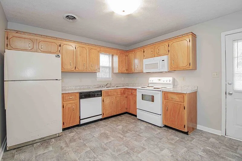 Anderson Estates — Photo 4