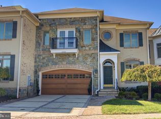 18383 Eagle Point Sq, Leesburg, VA 20176