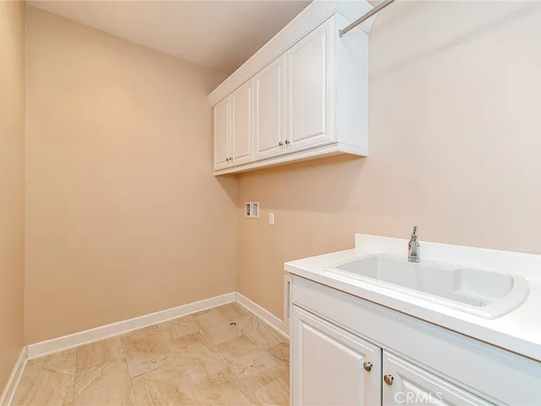 55 Hazelton — Photo 22