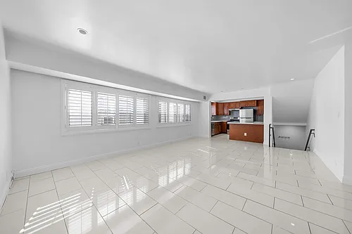 148 S Reeves Dr #4 Photo 1