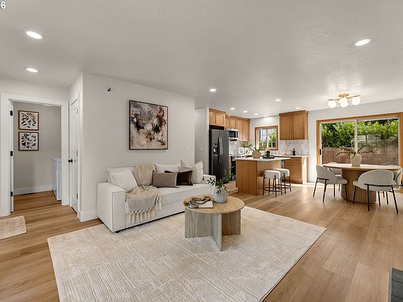 4th image of 2613 Neals Ln