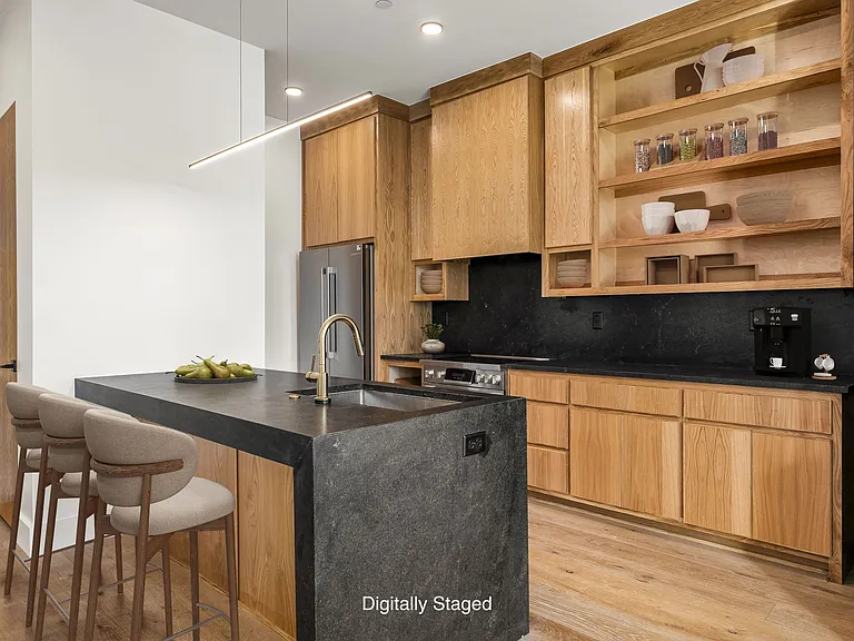 905 SE 4th St #210 — Photo 8