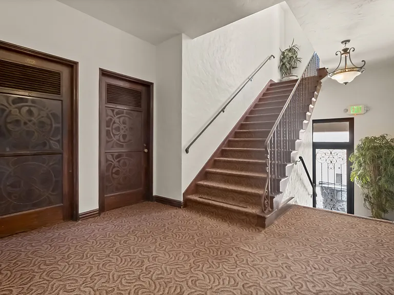 The Adelon — Photo 2