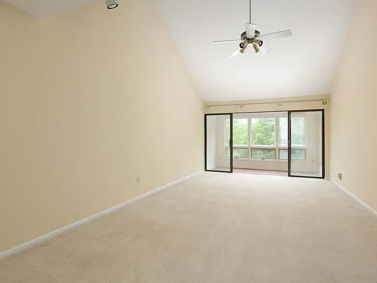 4 Sunrise Dr — Photo 4