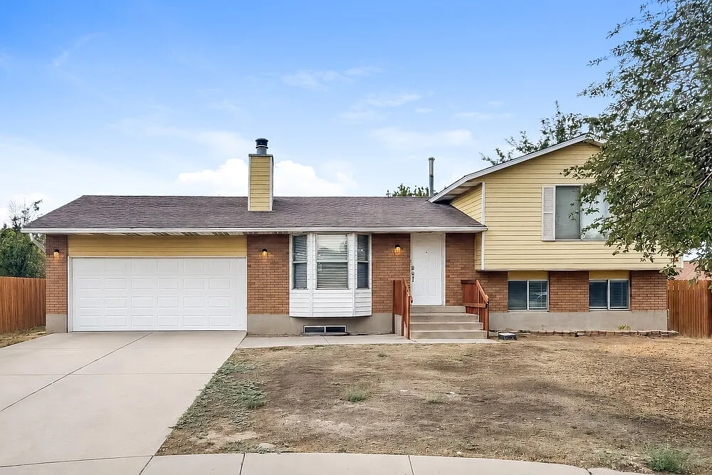 4 bed, 2.5 bath, 1843 sqft, $2,685 — Photo 1