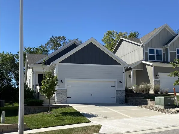 511 Hampstead Dr, Raymore, MO 64083