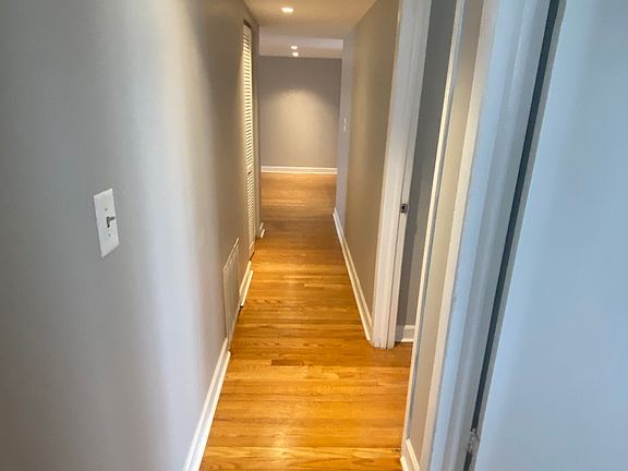 4th image of 4922 Mulford St #2E