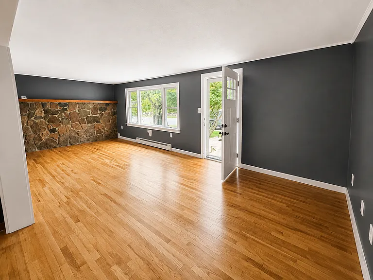 175 Bollinger Dr — Photo 3