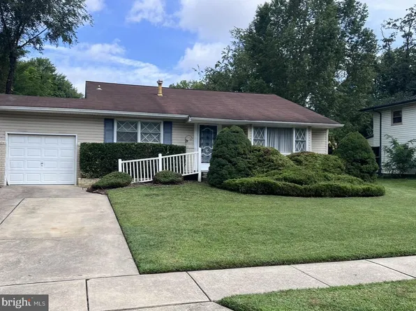 39 San Diego Dr, Magnolia, NJ 08049