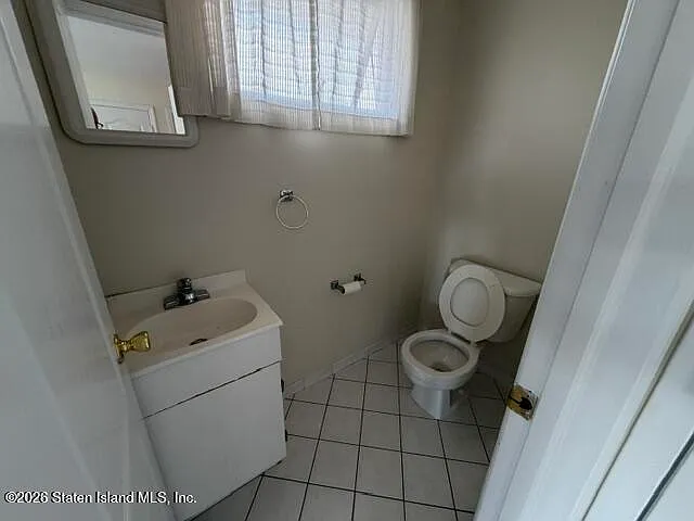 3 bed, 1.0 bath, 3462 sqft, $3,500 — Photo 3